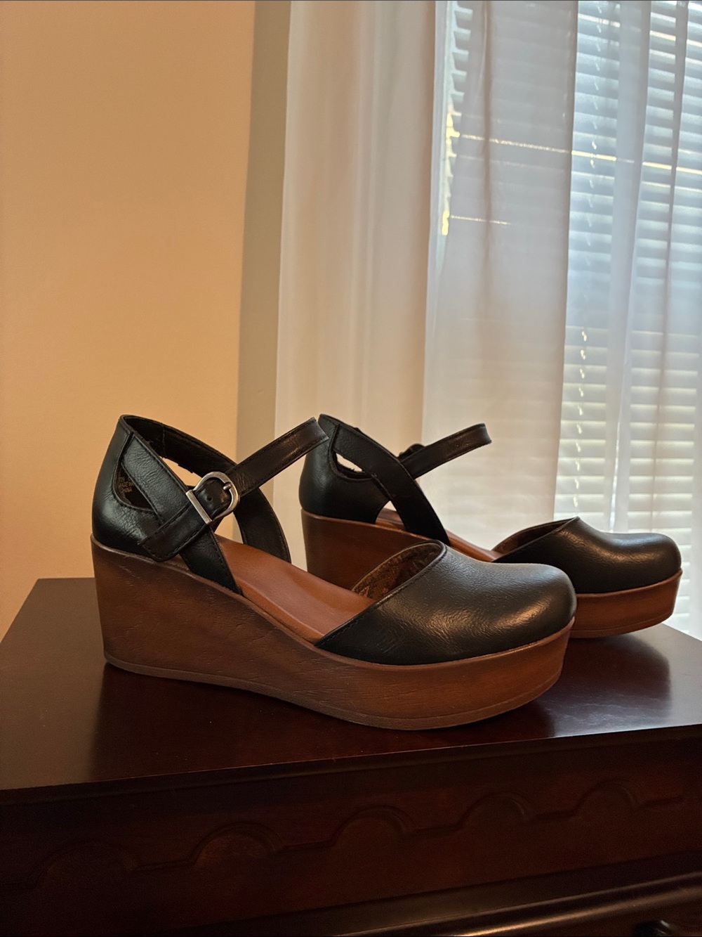 b.o.c. Black Mary Jane Platforms - Picture 2 of 5